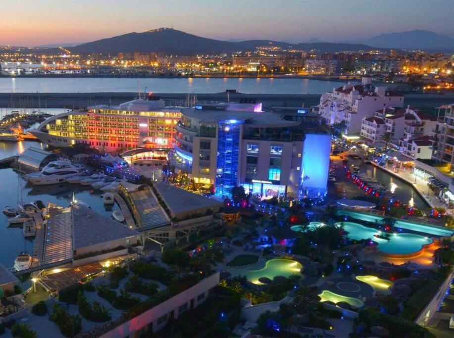 Gibraltar Luxury With Rooftop Pools & Views Εξωτερικό φωτογραφία