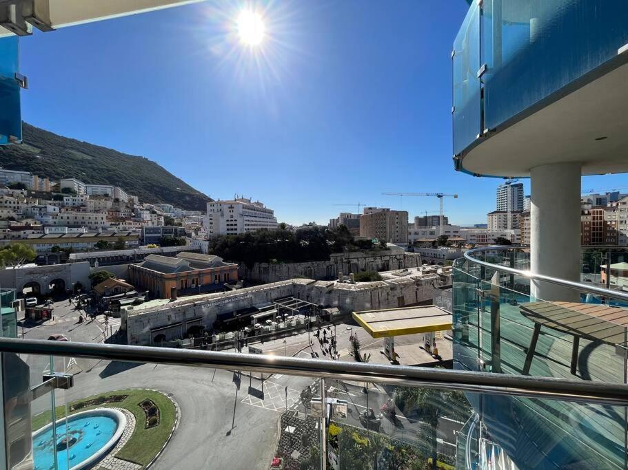 Gibraltar Luxury With Rooftop Pools & Views Εξωτερικό φωτογραφία