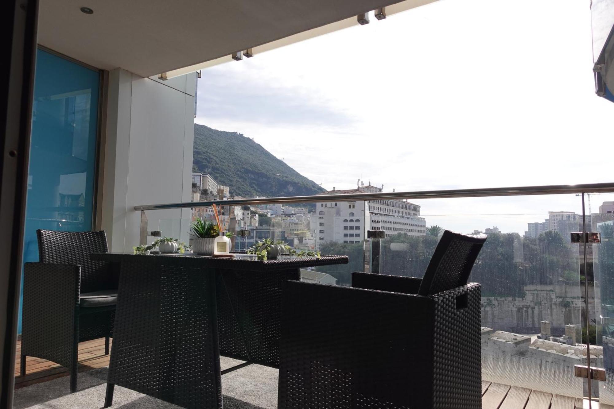 Gibraltar Luxury With Rooftop Pools & Views Εξωτερικό φωτογραφία